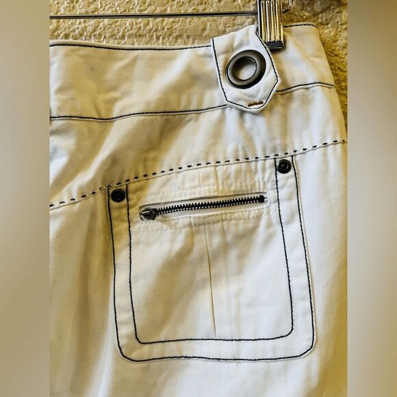 Cabi A-line Pleated Skirt Sz 8 100% Cotton Pockets White Red Black Stitching - Picture 4 of 7